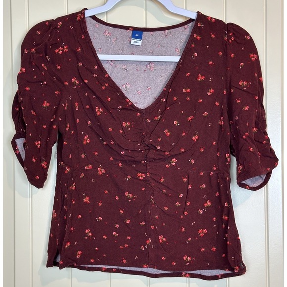 Old Navy Tops - Old Navy Babydoll ruched rayon short sleeve burgundy floral blouse top sz‎ XS